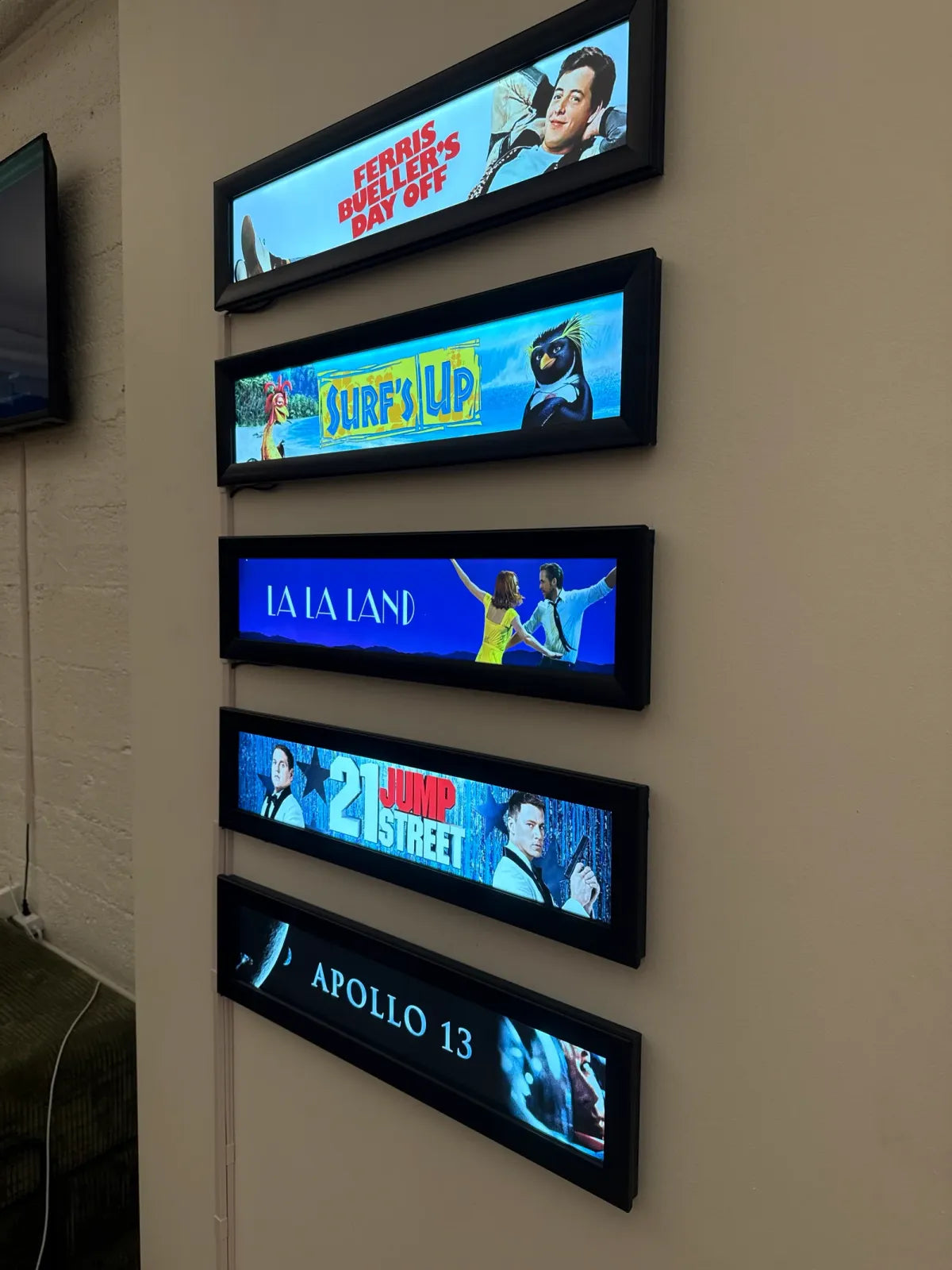 27x40 LED Poster Frame with 6000K Illumination, Snap-Open Borders and Adjustable Brightness in Multiple Colors