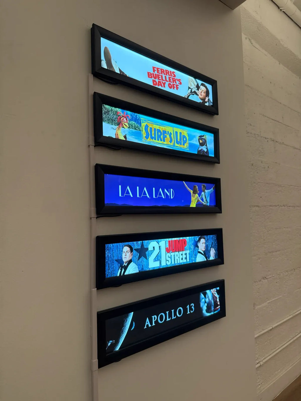 27x40 LED Poster Frame with 6000K Illumination, Snap-Open Borders and Adjustable Brightness in Multiple Colors