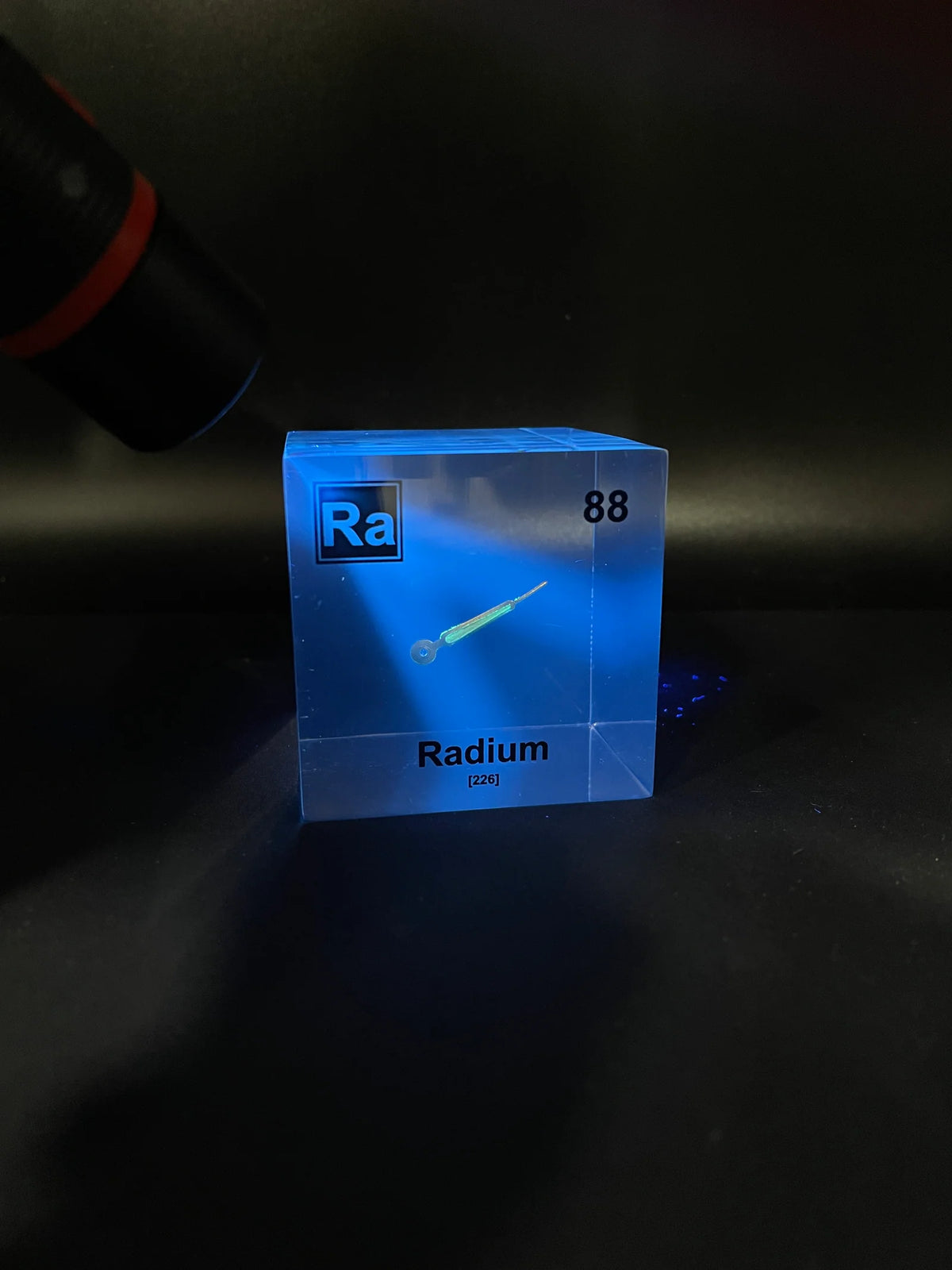 365 nm UV Blacklight for Revealing Fluorescent Properties in Educational Element Cube Experiments