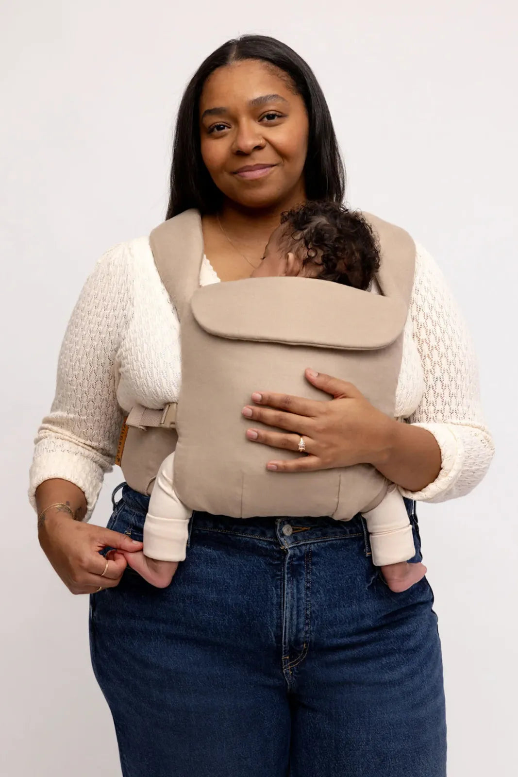 Aerial Baby Carrier in Breathable Linen with Lumbar Support, Padded Straps and Adjustable Fit for Growing Babies