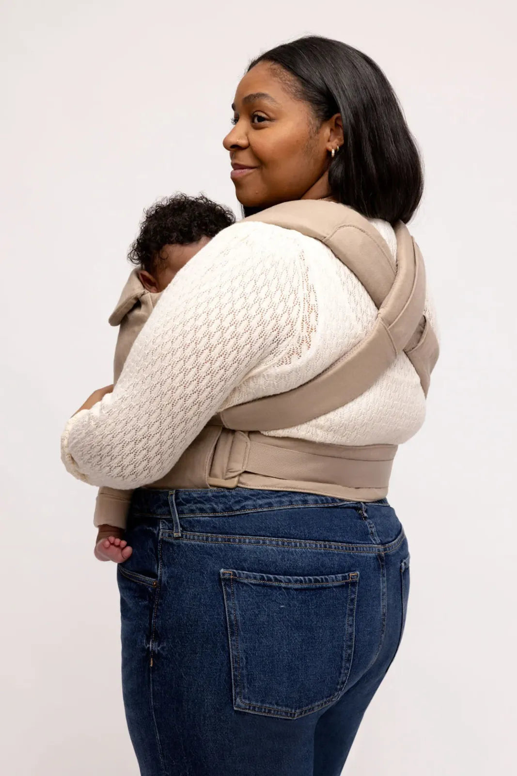 Aerial Baby Carrier in Breathable Linen with Lumbar Support, Padded Straps and Adjustable Fit for Growing Babies