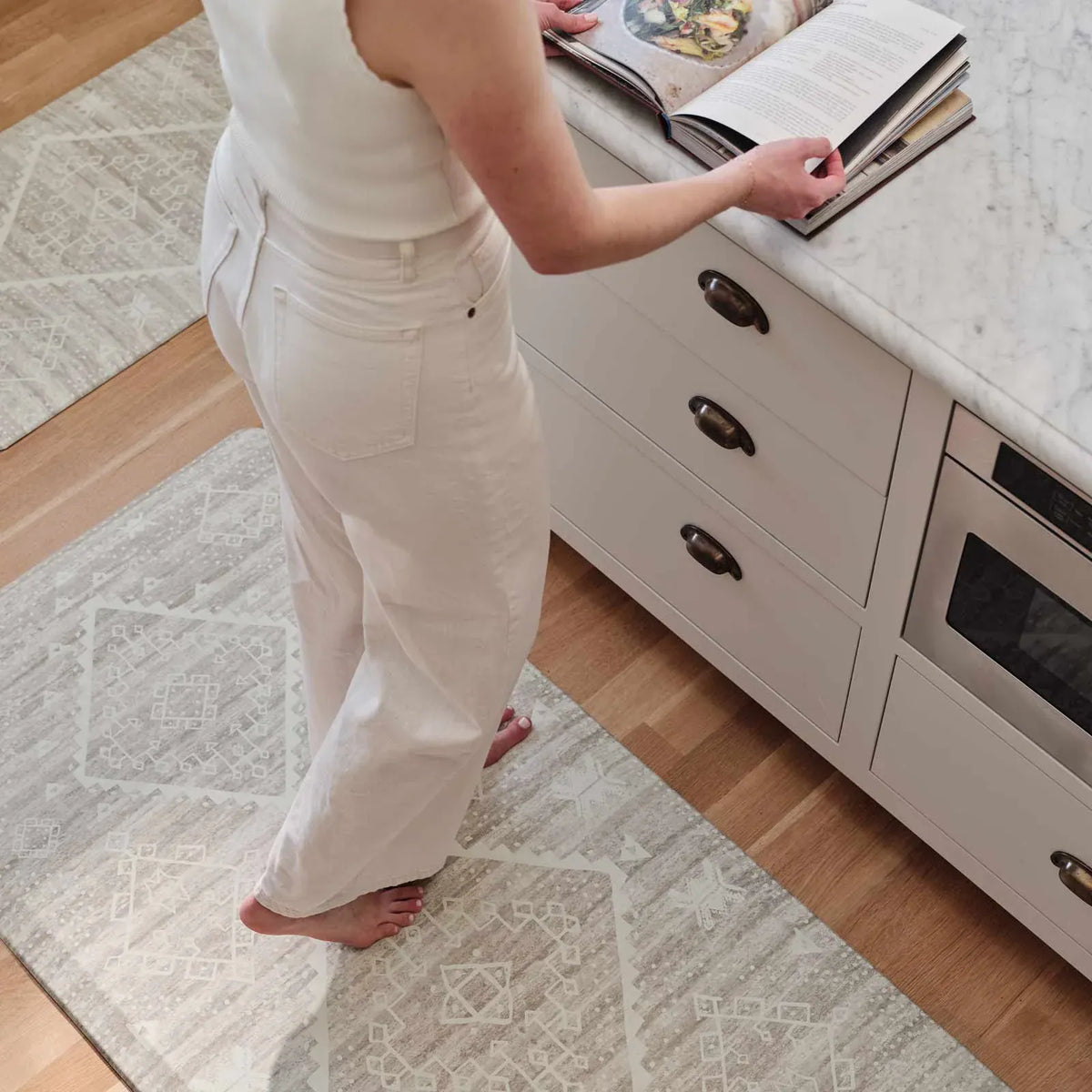 Anti-Fatigue Kitchen Standing Mat with Ergonomic Foam Cushioning and Neutral Moroccan-Inspired Design