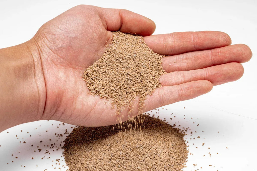 Aquarium Sand Substrate for Planted Tanks, Mojave Golden-Brown Fine 0.4–0.9 mm Granules in 3L or 8L Bags