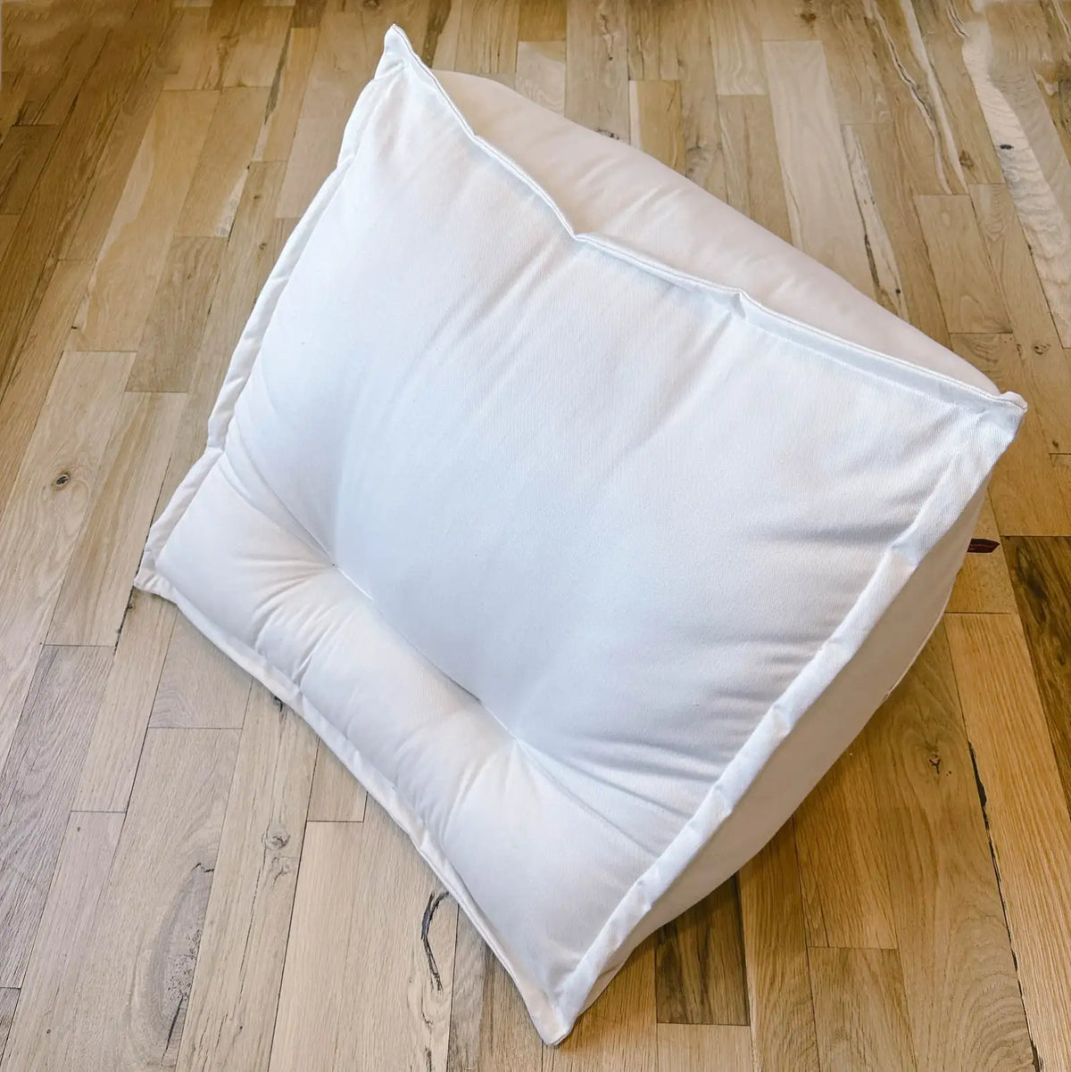 Backrest Pillow for Parents with Two Side Pockets for Comfortable Feeding, Cuddling and Reading in Bed