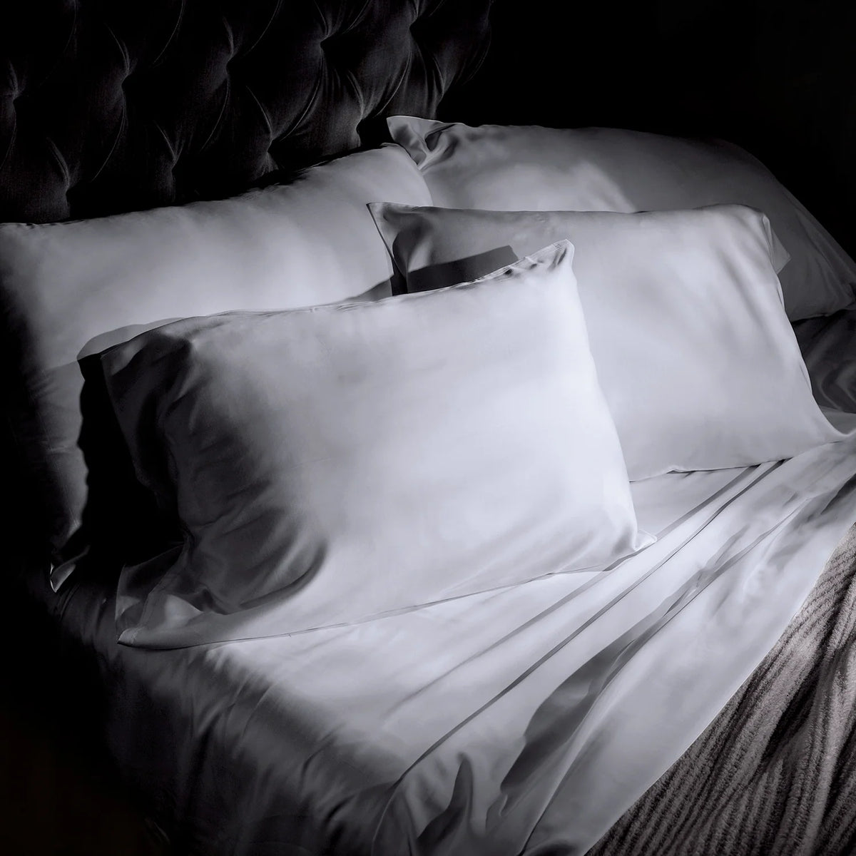 Bamboo Viscose Sheet Set for a Soft Sleeping Surface and Temperature Regulation in Thirteen Colors