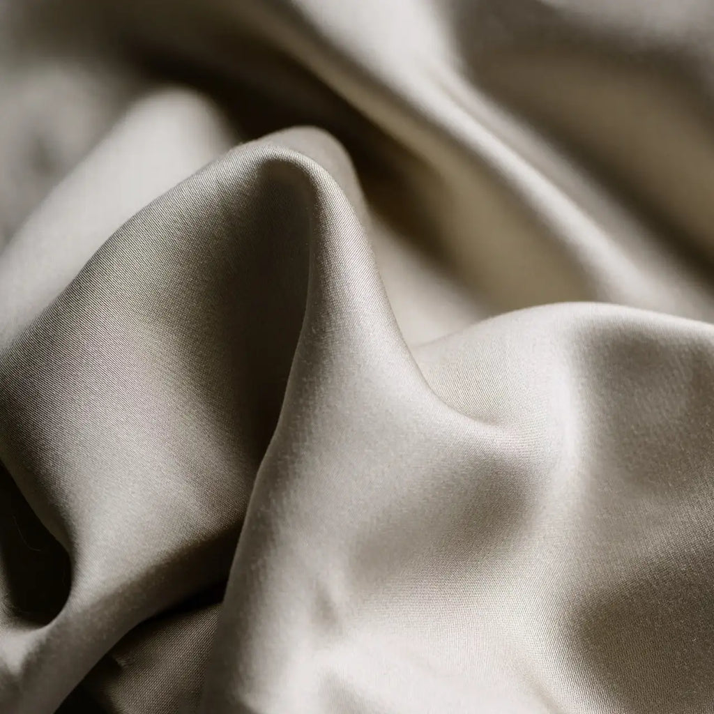 Bamboo Viscose Sheet Set for a Soft Sleeping Surface and Temperature Regulation in Thirteen Colors