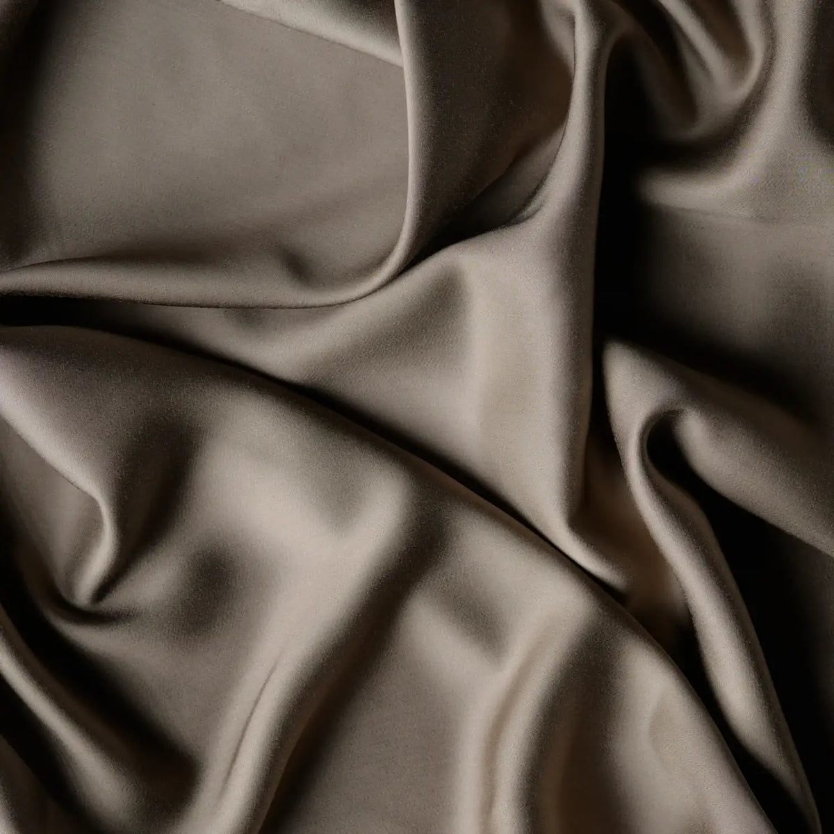 Bamboo Viscose Sheet Set for a Soft Sleeping Surface and Temperature Regulation in Thirteen Colors