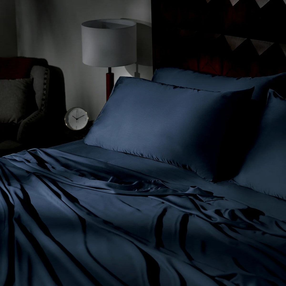 Bamboo Viscose Sheet Set for a Soft Sleeping Surface and Temperature Regulation in Thirteen Colors