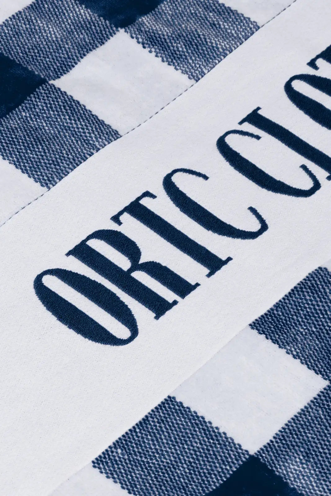 Beach Towel in Navy Gingham with Large 180 x 100 cm Coverage, Quick-Drying Terry Velour Blend and Tassel Detail