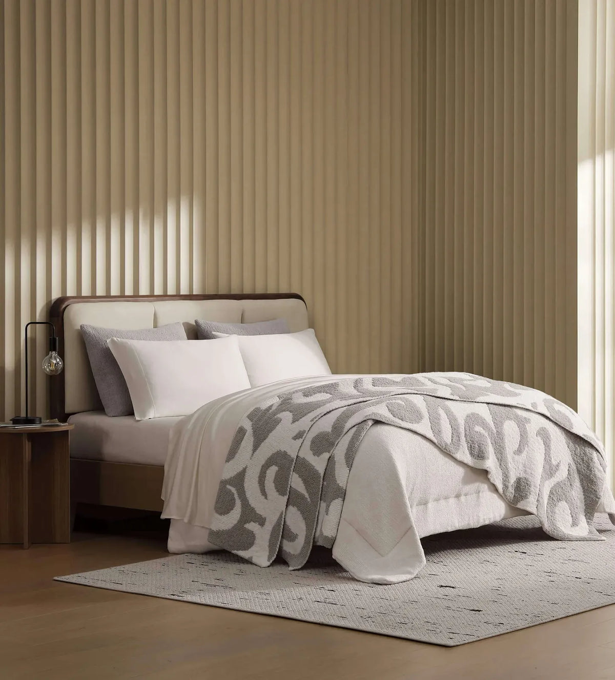 Bed Blanket in Soft, Breathable Snug Fabric