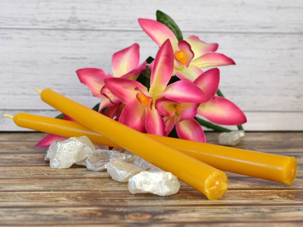 Beeswax Dinner Candles, 25 cm Tapered Pair or 6/12 Candle Sets with Natural Honey Scent · beeswax candles