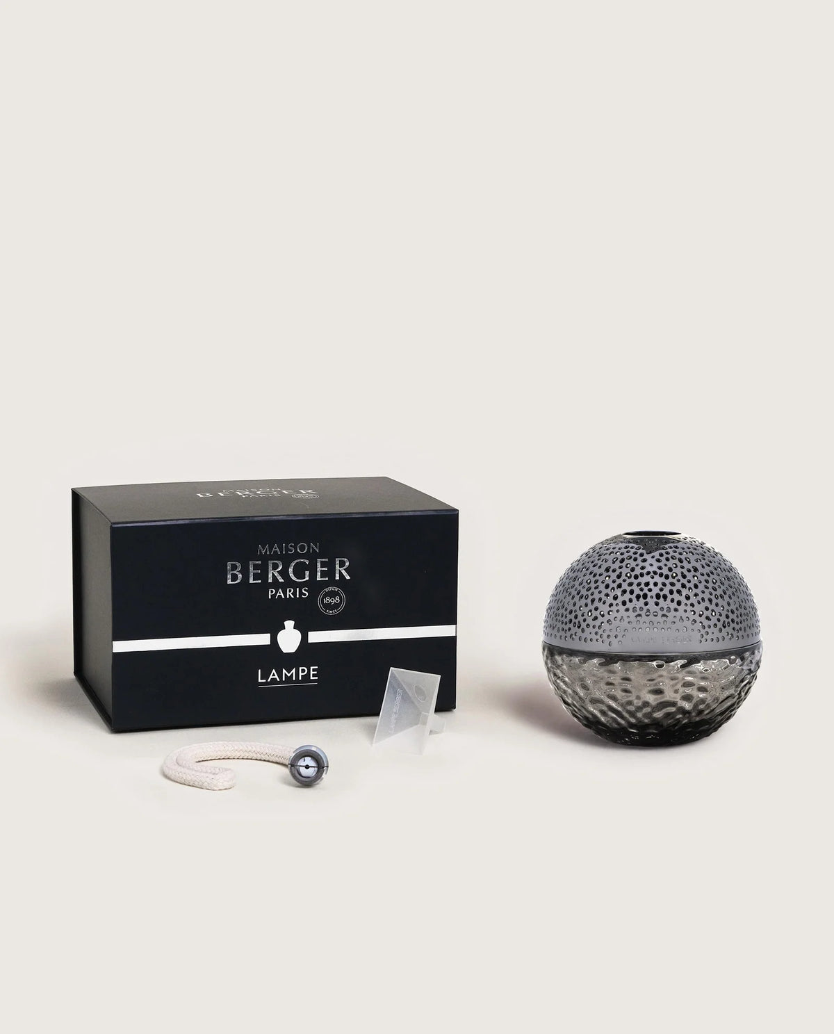 Black Fragrance Lamp with Gravity-Inspired Design for Minimalist Home Scenting and Decorative Display