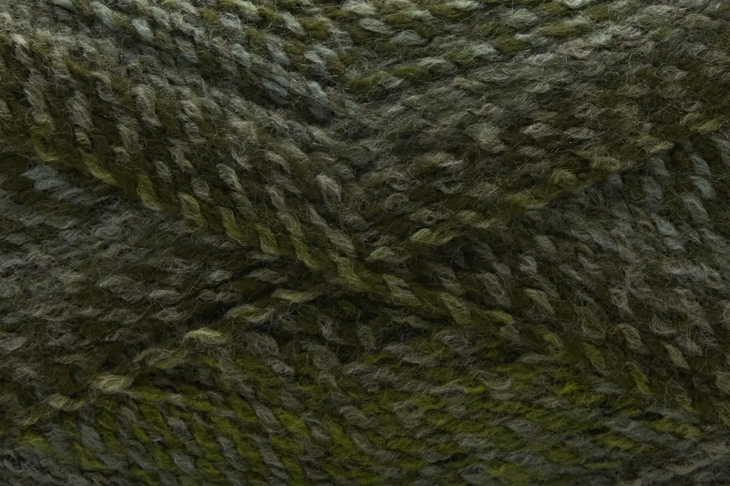 Bulky Acrylic Yarn in a Generous 200g Ball, 101 Verdant