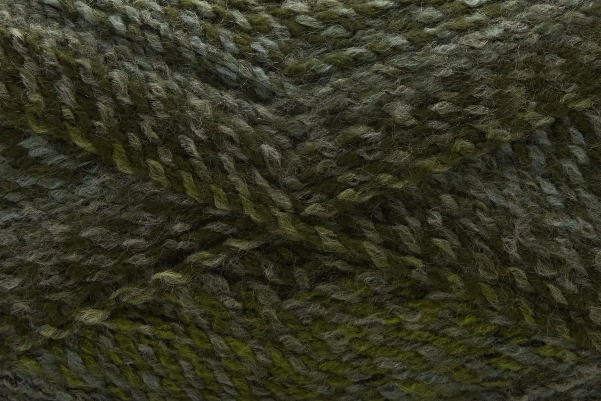 Bulky Acrylic Yarn in a Generous 200g Ball, 101 Verdant