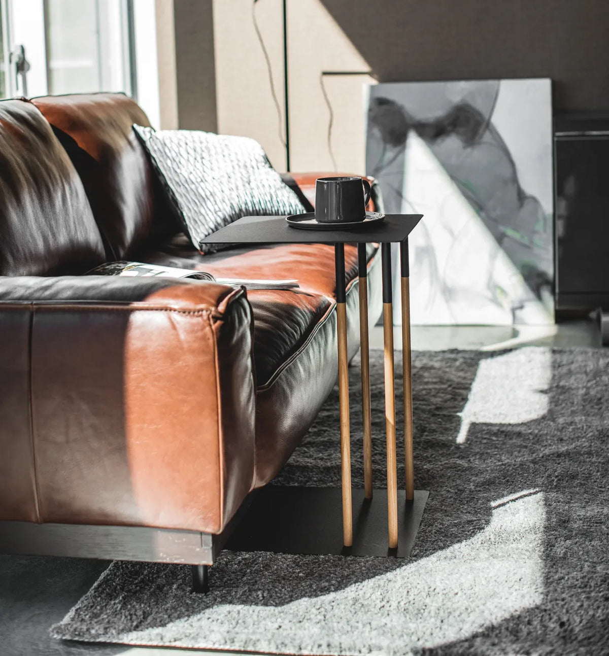 C-Shaped End Table, Black