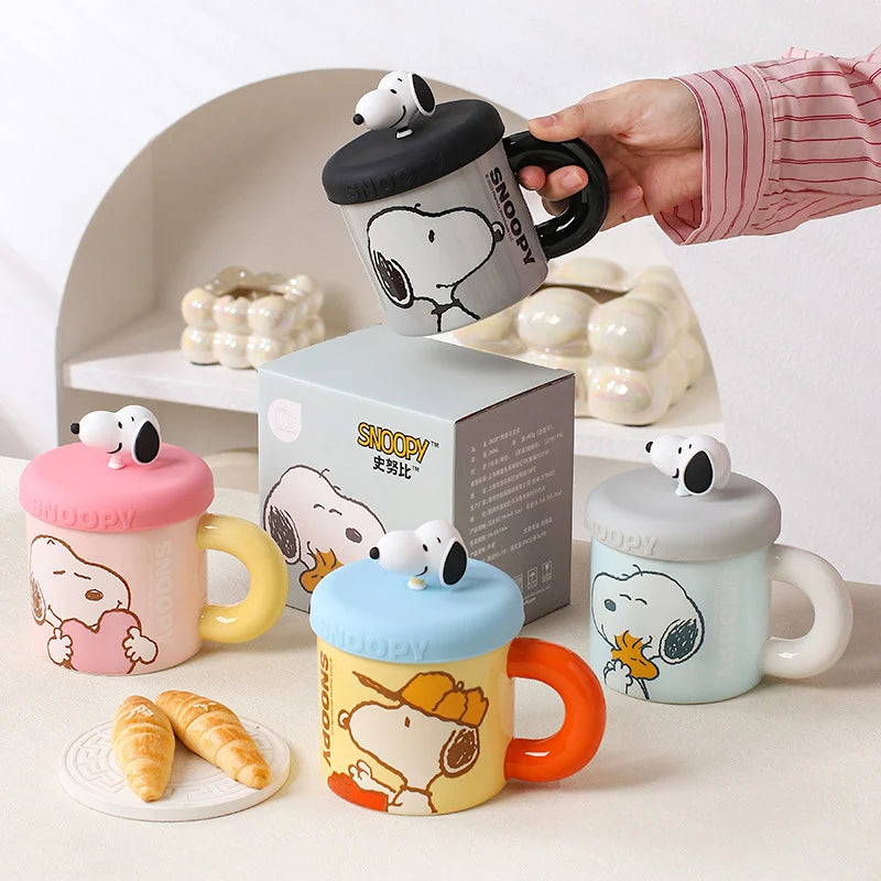 Ceramic Mug with 360 ml Capacity, 3D Character Silicone Lid and Chunky Handle for Cozy Hot or Cold Drinks