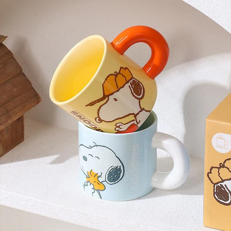 Ceramic Mug with 360 ml Capacity, 3D Character Silicone Lid and Chunky Handle for Cozy Hot or Cold Drinks