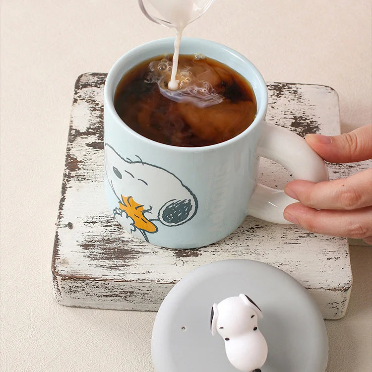 Ceramic Mug with 360 ml Capacity, 3D Character Silicone Lid and Chunky Handle for Cozy Hot or Cold Drinks