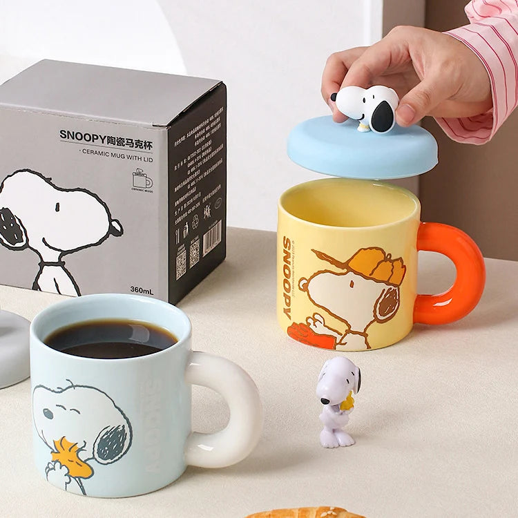 Ceramic Mug with 360 ml Capacity, 3D Character Silicone Lid and Chunky Handle for Cozy Hot or Cold Drinks
