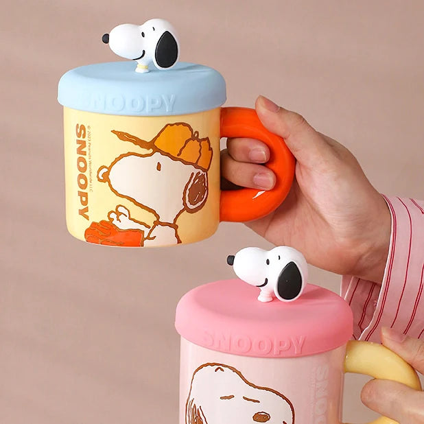 Ceramic Mug with 360 ml Capacity, 3D Character Silicone Lid and Chunky Handle for Cozy Hot or Cold Drinks