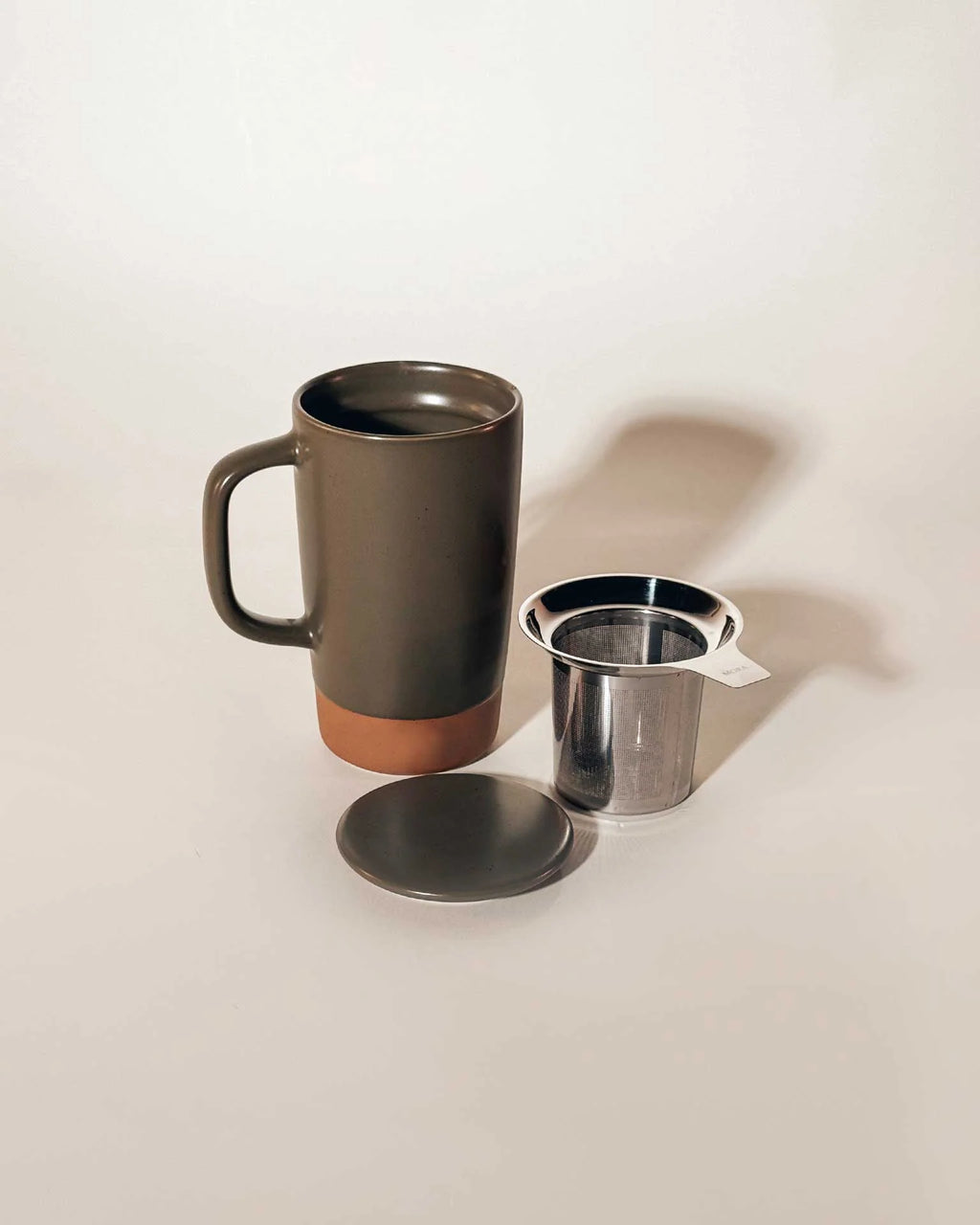 Ceramic Tea Mug Infuser Set with a Removable Fine-Mesh Strainer and Lid That Doubles as a Resting Tray