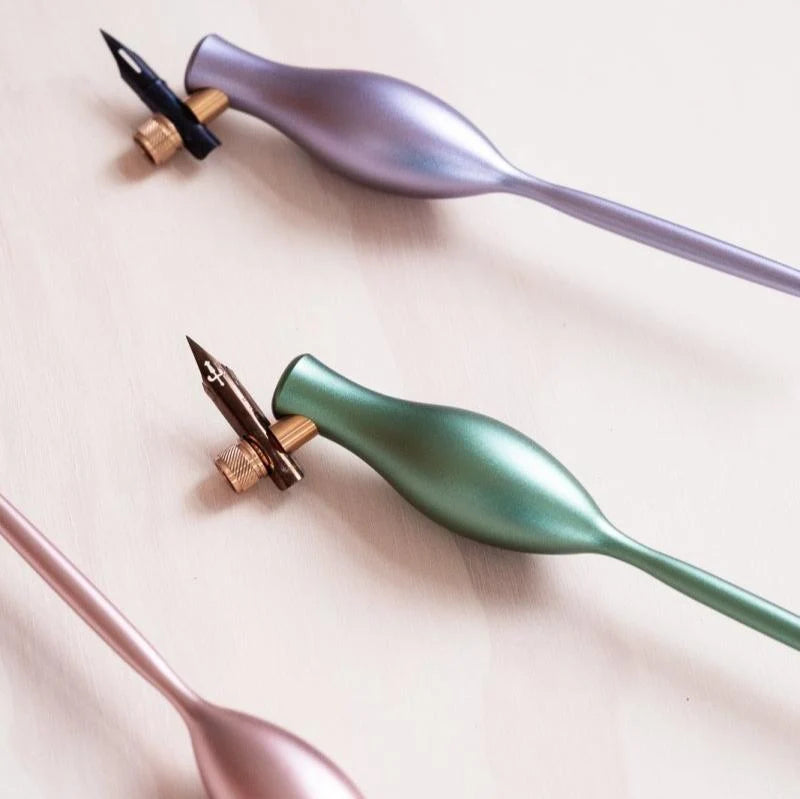 Compact Calligraphy Pen Holder
