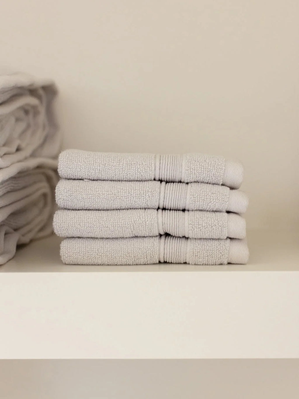 Cotton and Bamboo Viscose Washcloths with Plush 600 GSM Zero-Twist Texture for Daily Cleansing