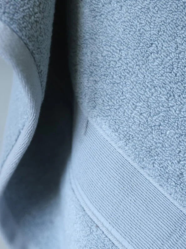 Cotton and Bamboo Viscose Washcloths with Plush 600 GSM Zero-Twist Texture for Daily Cleansing