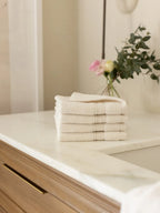 Cotton and Bamboo Viscose Washcloths with Plush 600 GSM Zero-Twist Texture for Daily Cleansing