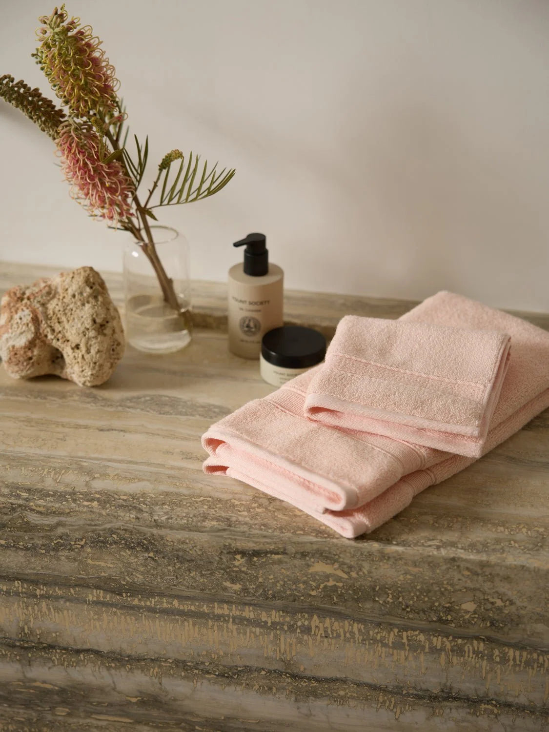 Cotton and Bamboo Viscose Washcloths with Plush 600 GSM Zero-Twist Texture for Daily Cleansing