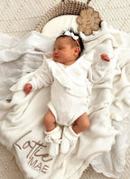 Cotton Baby Blanket with a Ribbed Texture and Ruffle Border, 85 x 105 cm for Cozy Nursery Cuddles