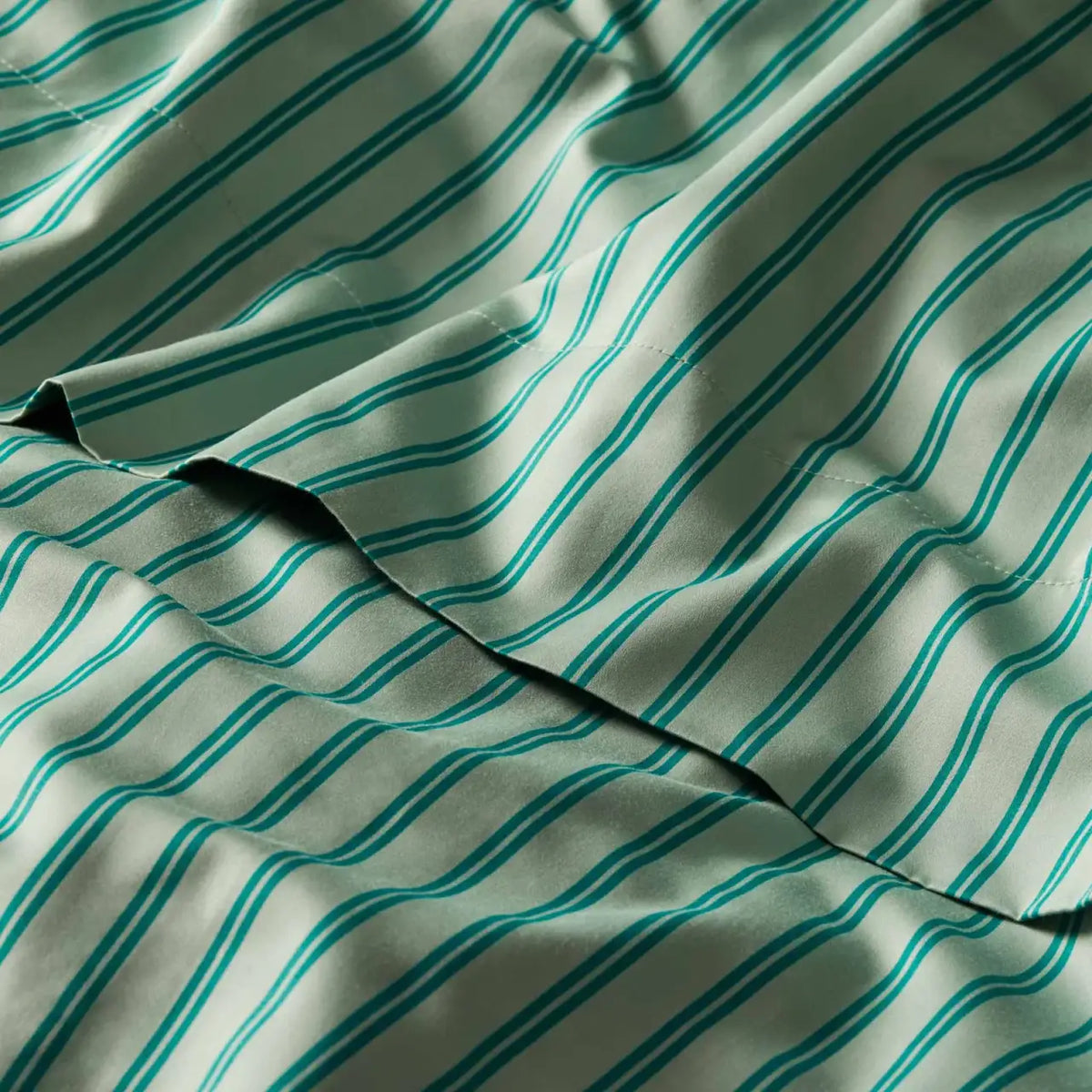 Cotton Sateen Sheet Set in 100% Long-Staple Cotton for Smooth Comfort and Easy Everyday Bed-Making