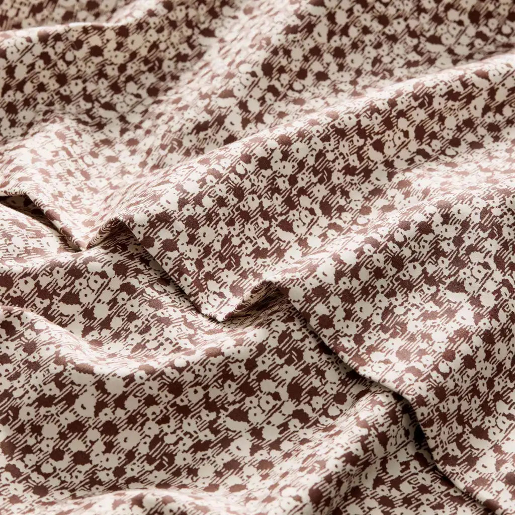 Cotton Sateen Sheet Set in 100% Long-Staple Cotton for Smooth Comfort and Easy Everyday Bed-Making