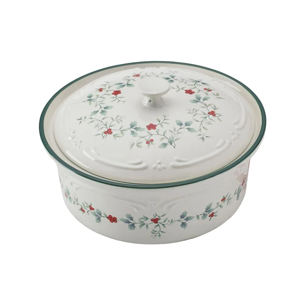 Covered Casserole Dish in Stoneware