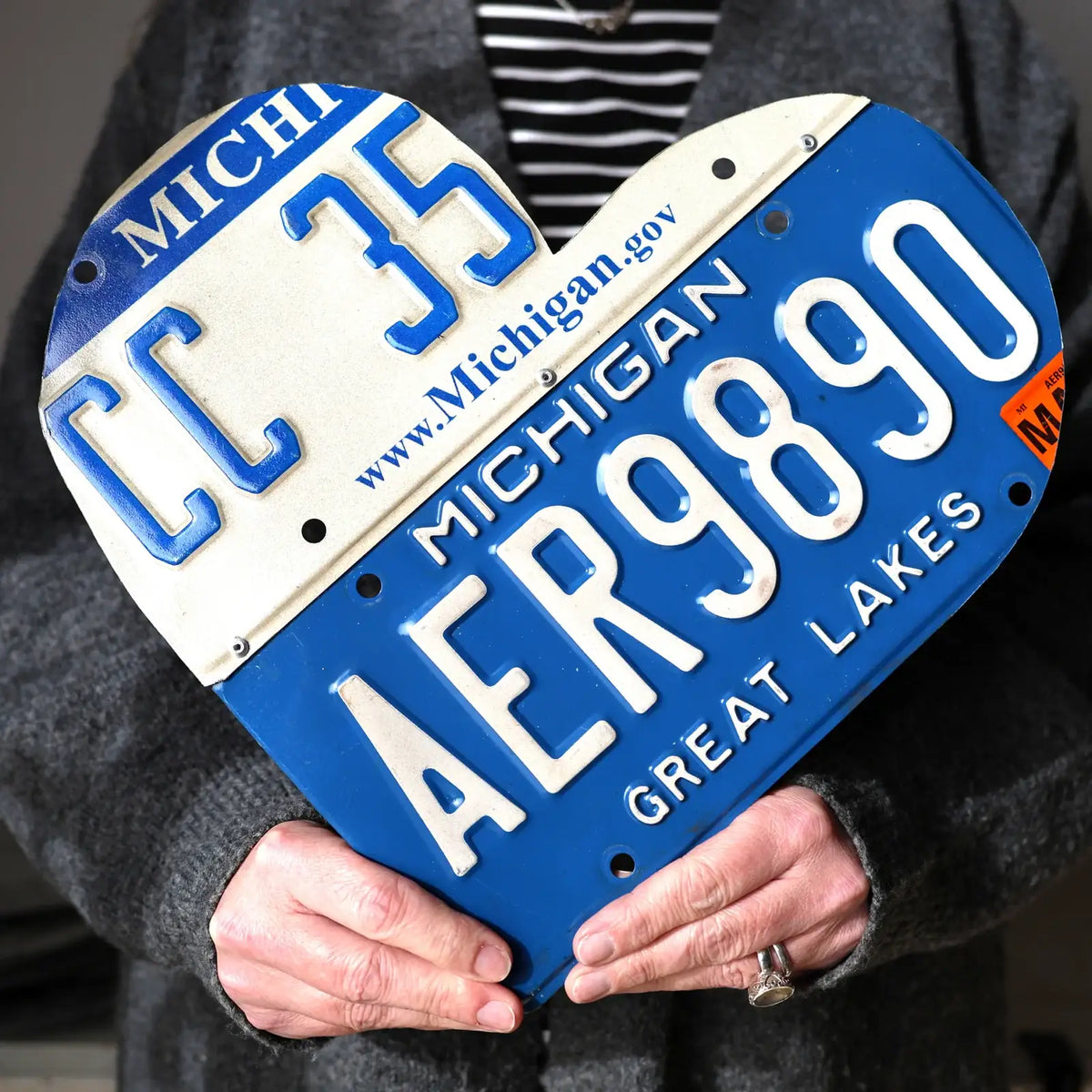 Custom State License Plate Heart Wall Art, Handmade Two-Plate Keepsake for Meaningful Places and Special Gifts