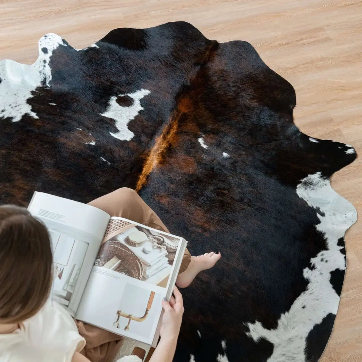Dark Tricolor Cowhide Rug in Genuine Hair-On Leather, Featuring Deep Brown, Black and Cream Tones