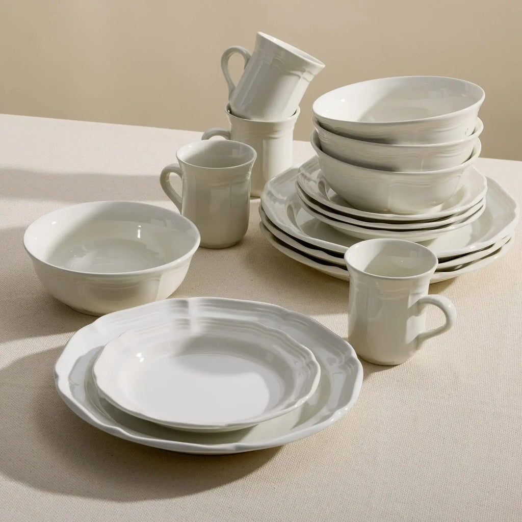 Dinner Plates Set of 4 in Rich Cream Stoneware