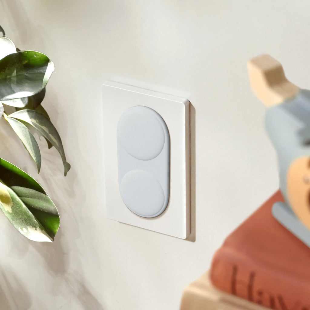 Double Outlet Cover in Soft Silicone That Bends Aside