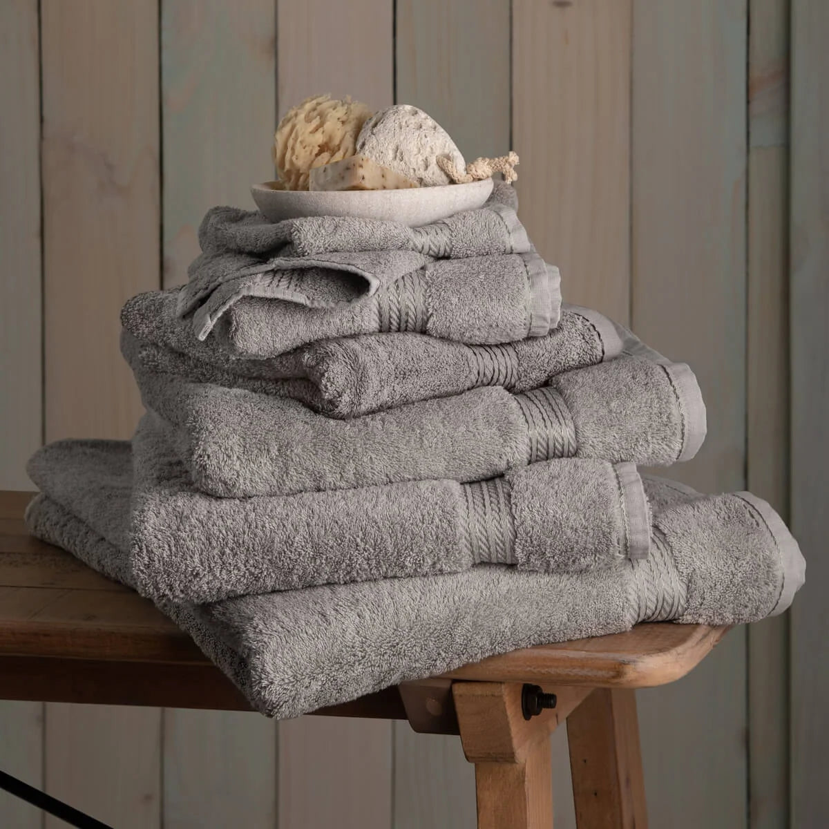 Egyptian Cotton Bath Towel Set in Plush 700GSM, Seven Pieces Including a Large Bath Sheet for Home Spa Comfort