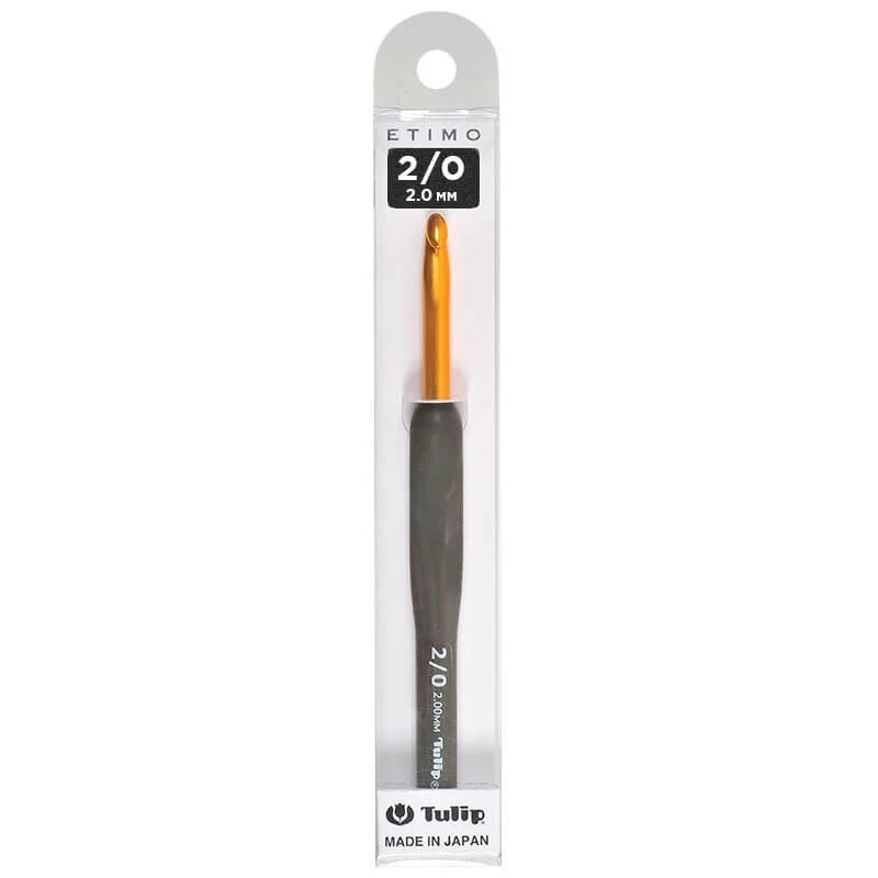 Ergonomic Crochet Hook with Soft Grip Handle and Smooth Aluminum Tip in 14 Sizes from 2.00 to 6.50 mm