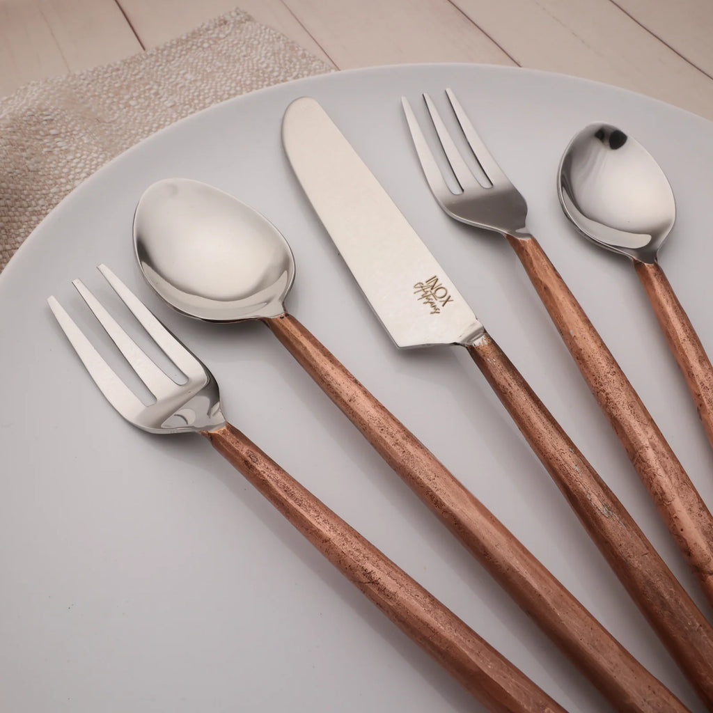 Flatware Set in 18/8 Stainless Steel with Handcrafted Textured Handles for Everyday Dining and Gatherings