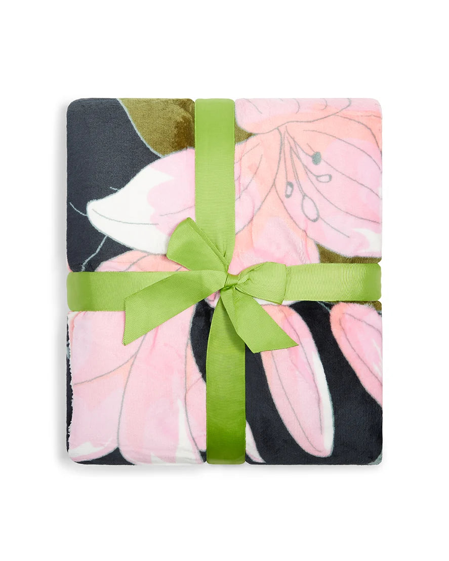 Fleece Throw Blanket in Baby Pink
