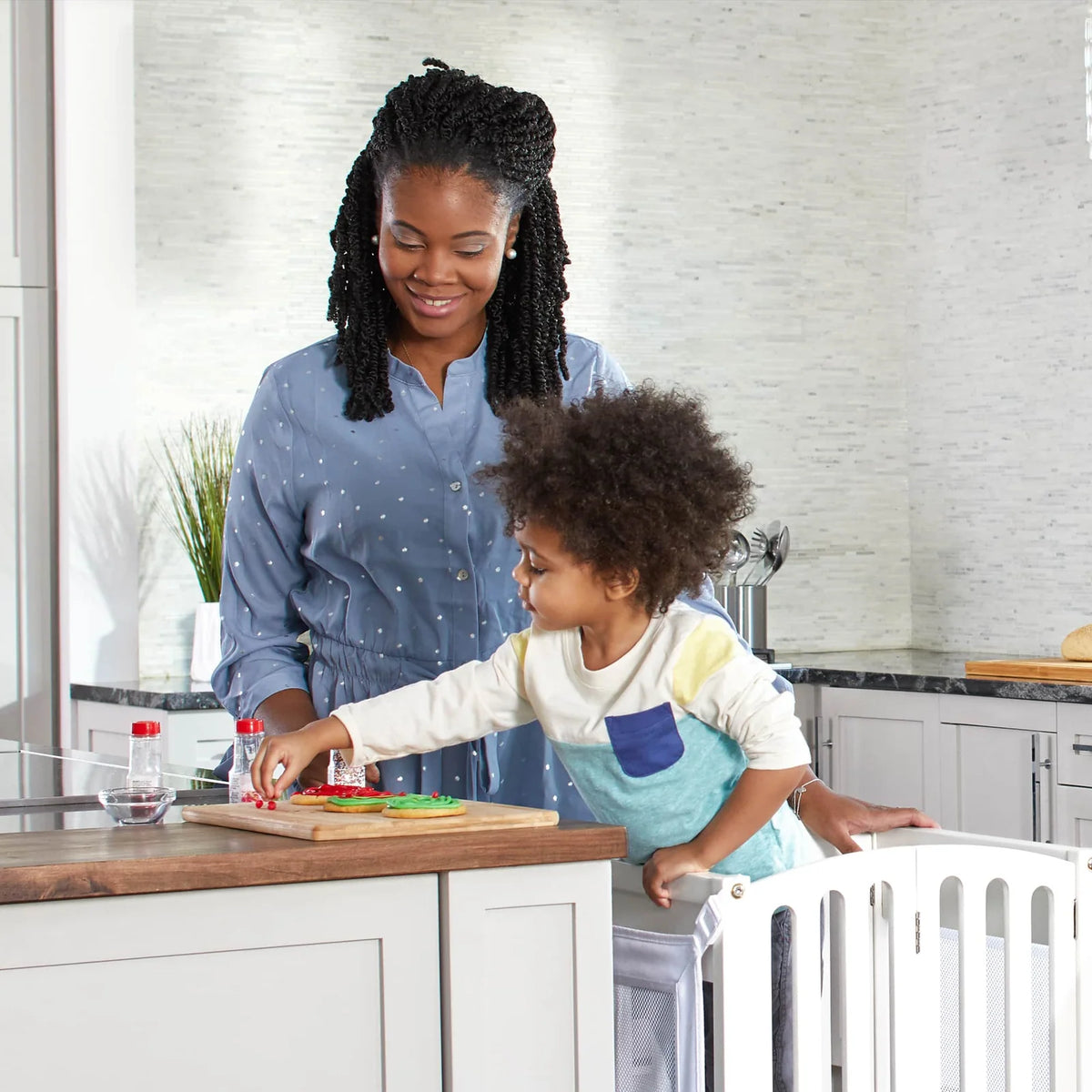 Folding Toddler Kitchen Tower with an Adjustable Platform for Counter Height Activities and Flat Storage