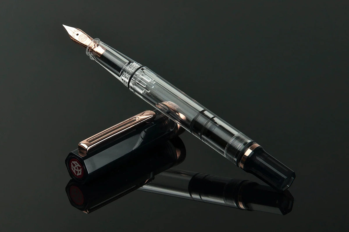 Fountain Pen in Smoke Black and Rose Gold
