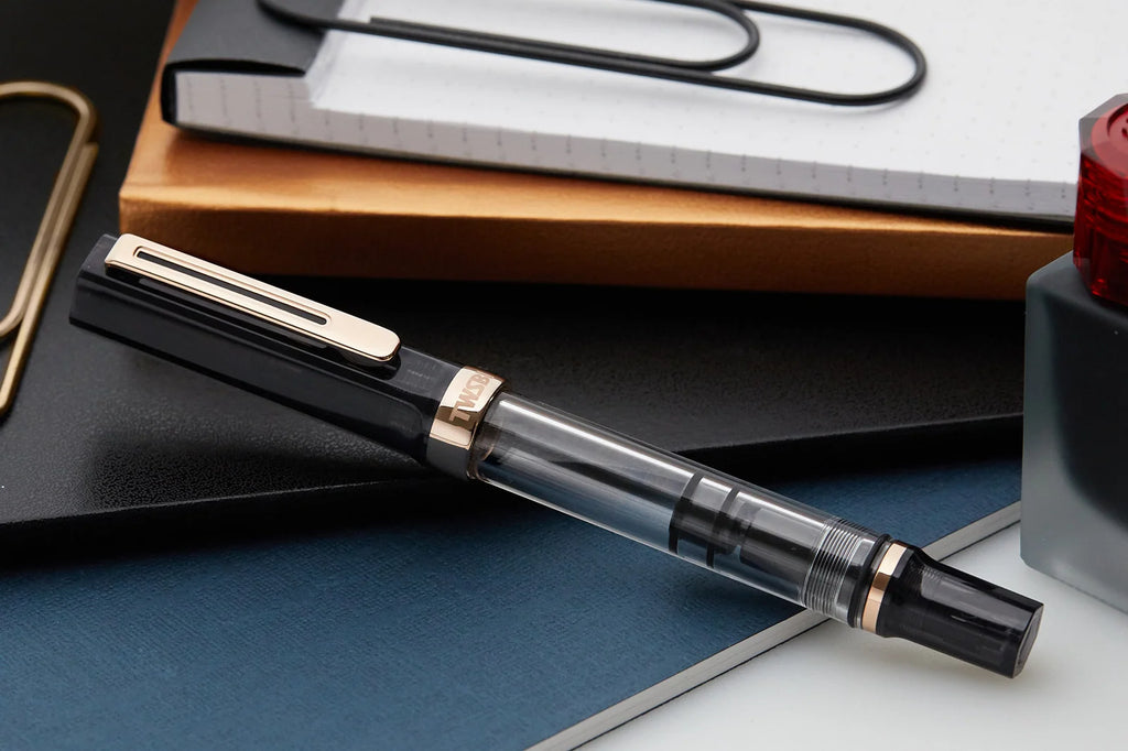 Fountain Pen in Smoke Black and Rose Gold