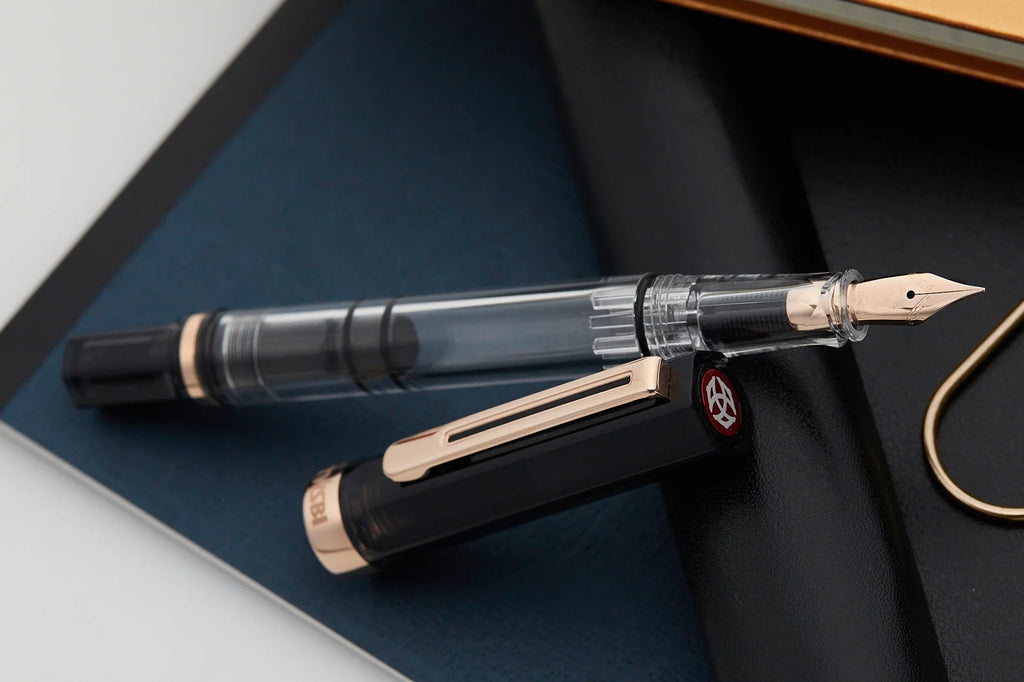 Fountain Pen in Smoke Black and Rose Gold