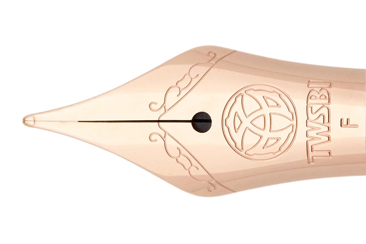 Fountain Pen in Smoke Black and Rose Gold