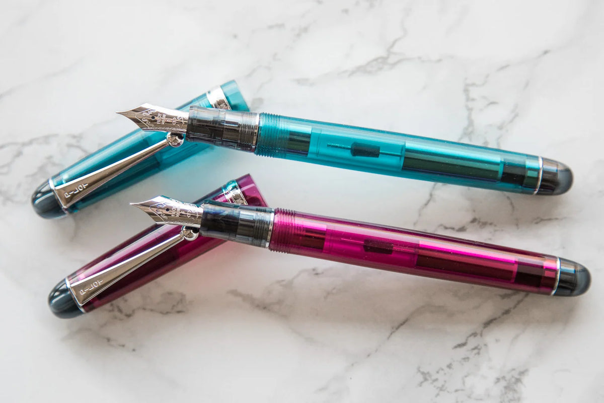 Fountain Pen in Transparent Burgundy