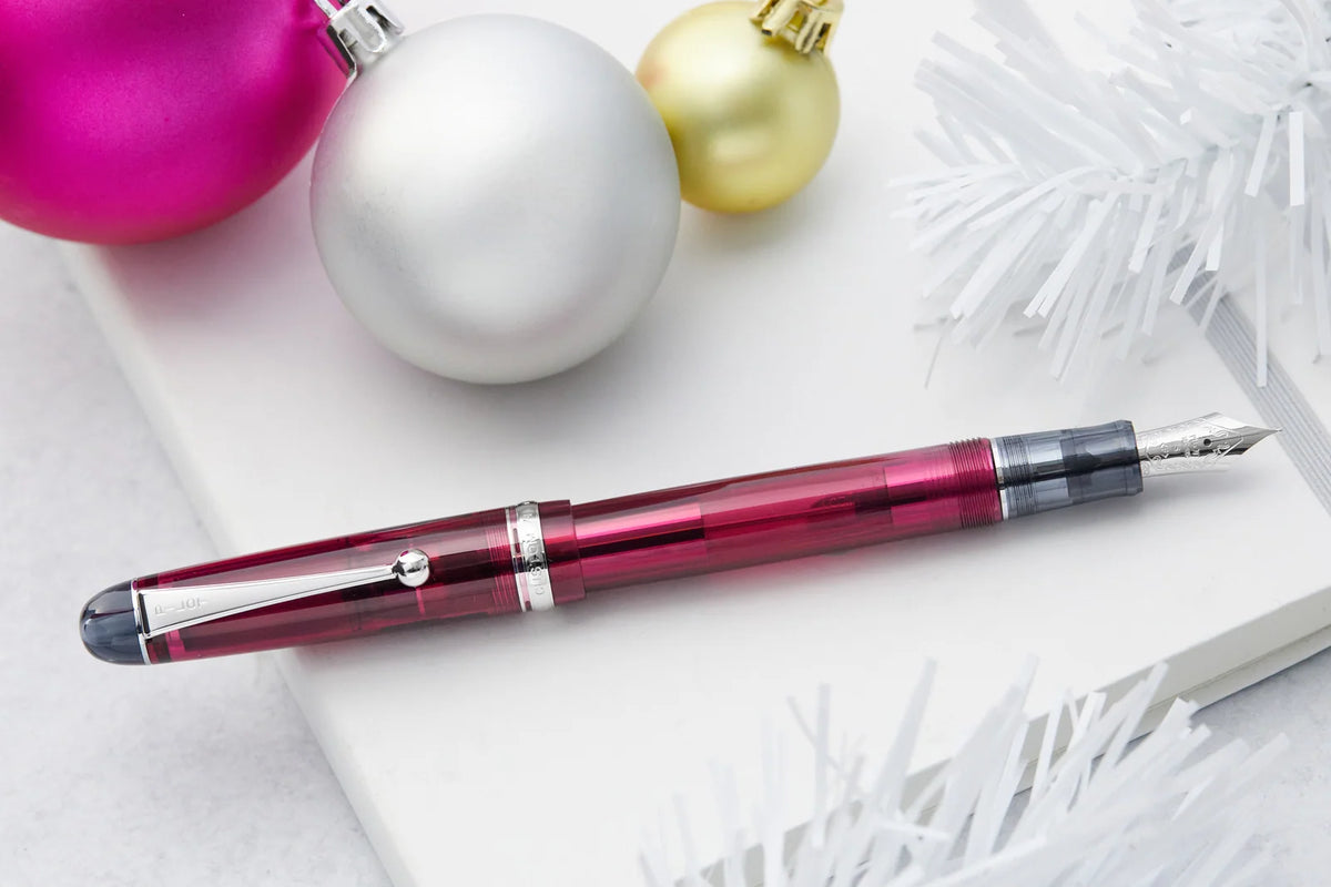 Fountain Pen in Transparent Burgundy