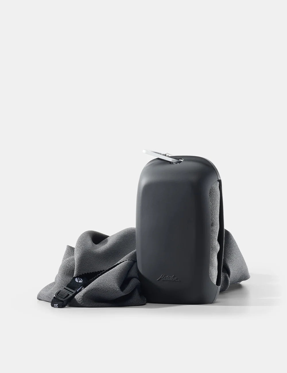 Full-Size Travel Towel in Fast-Drying Nanofiber, Charcoal